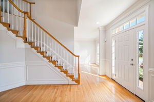 2038 Madrillon Rd, Vienna, VA 22182, USA Photo 3