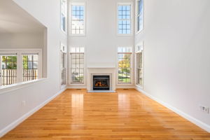 2038 Madrillon Rd, Vienna, VA 22182, USA Photo 13