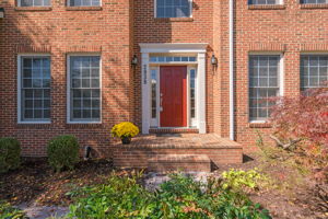 2038 Madrillon Rd, Vienna, VA 22182, USA Photo 2