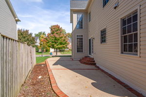 2038 Madrillon Rd, Vienna, VA 22182, USA Photo 48