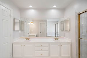 2038 Madrillon Rd, Vienna, VA 22182, USA Photo 38