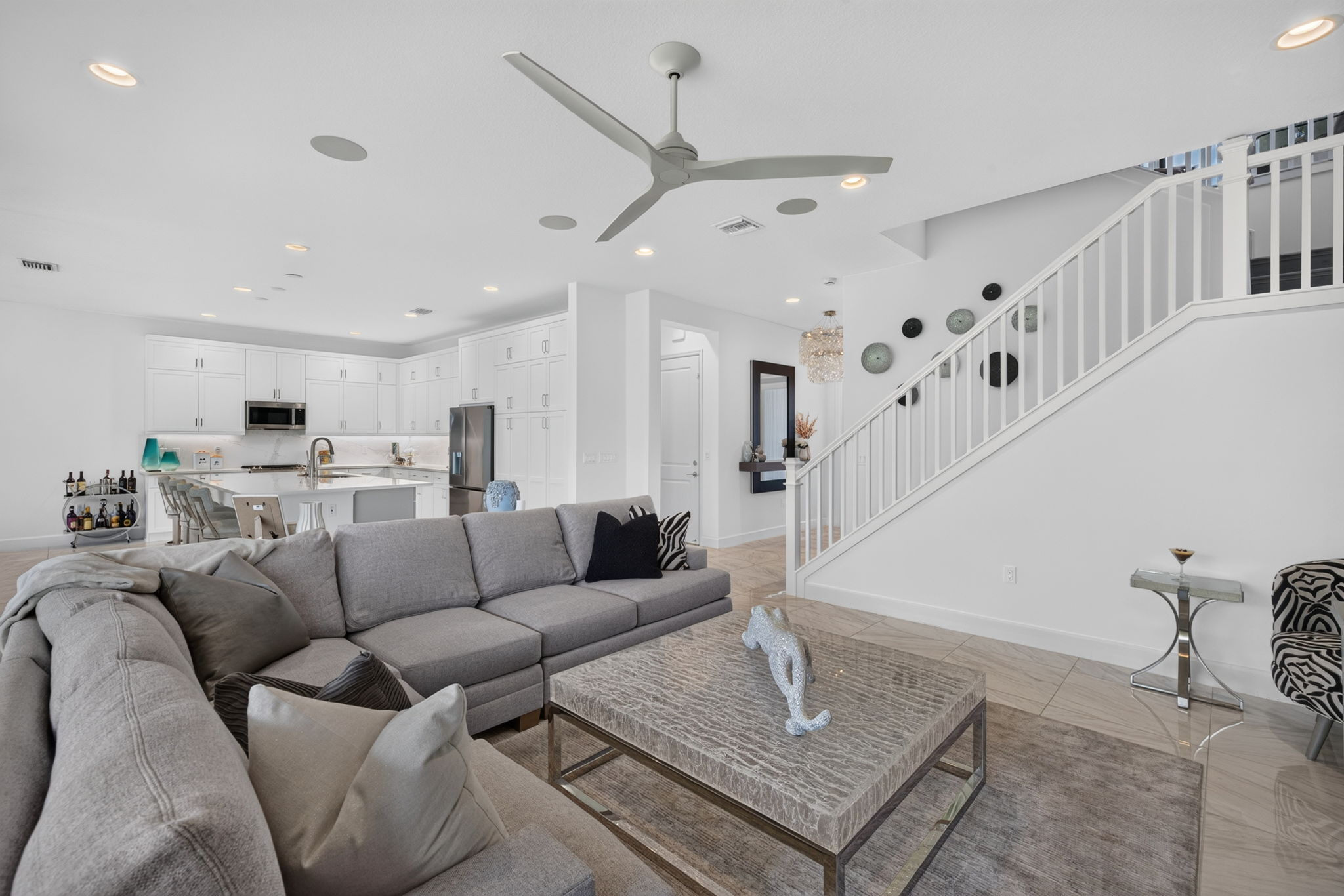 Living Room 3 of 4