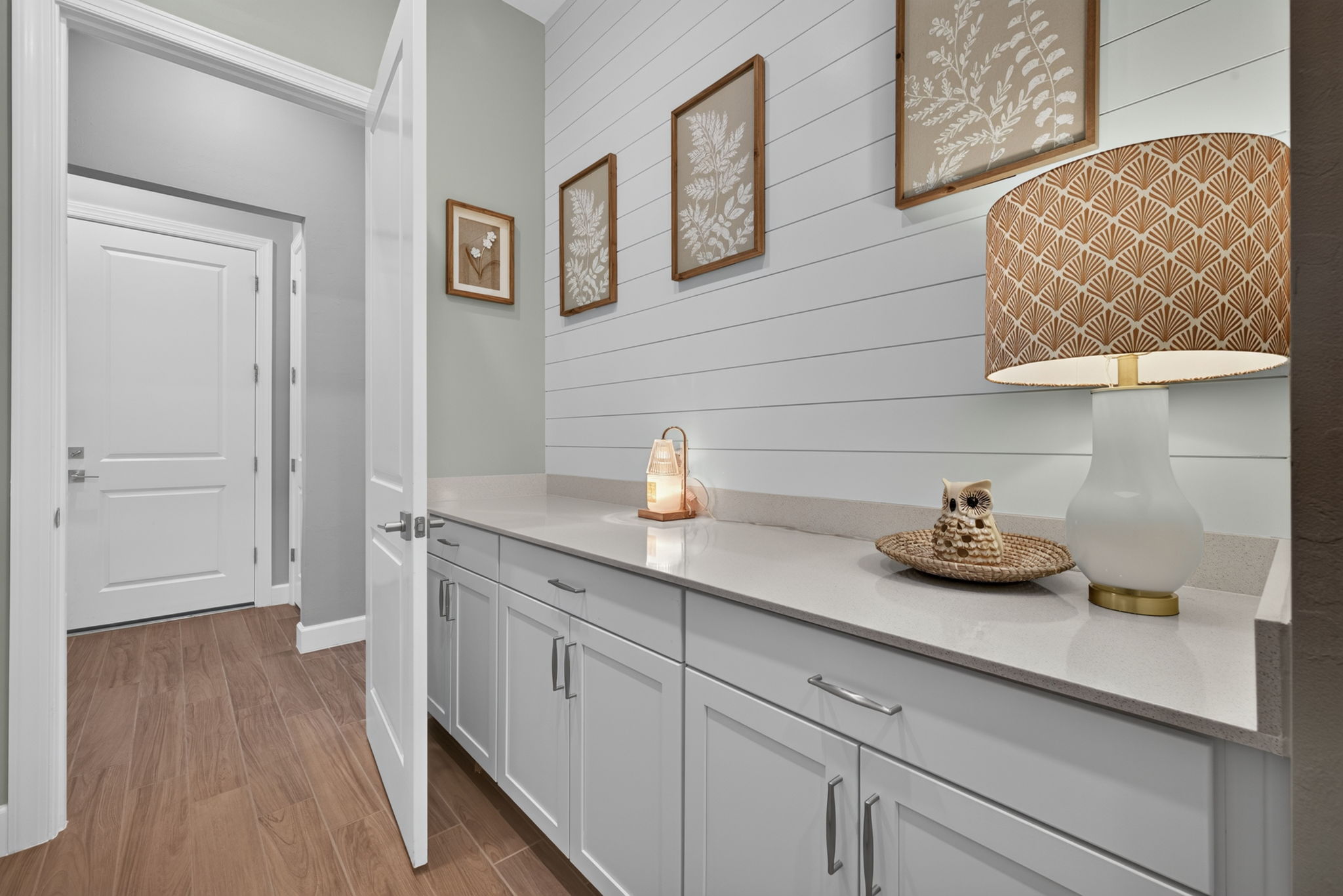Laundry Room 2 of 3
