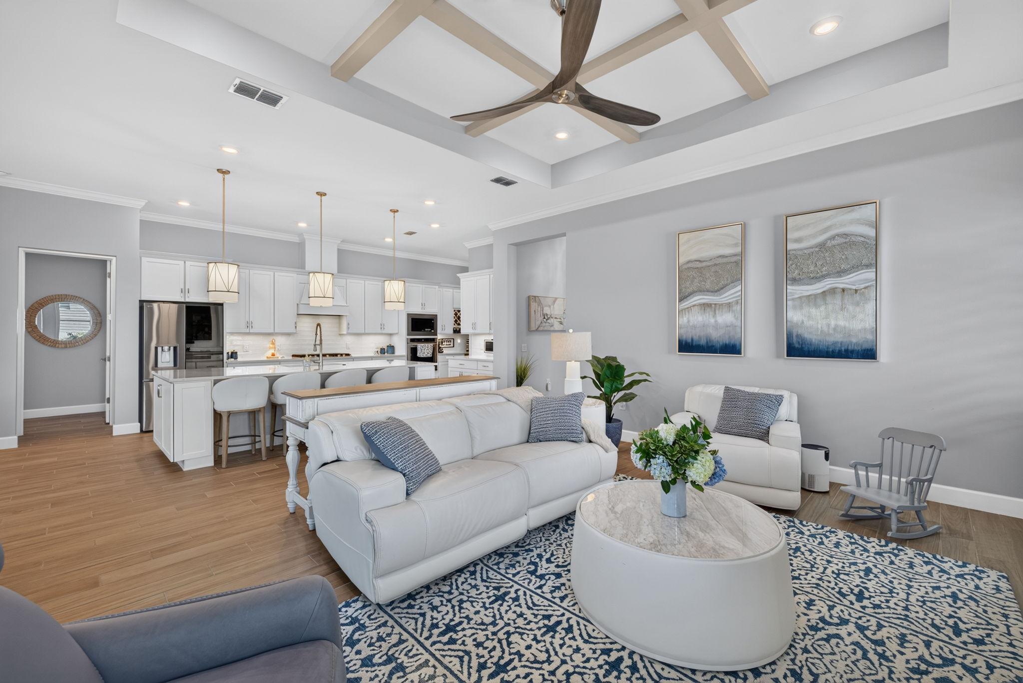 Living Room 3 of 4