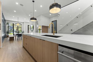 204 18a-QuikSell-13