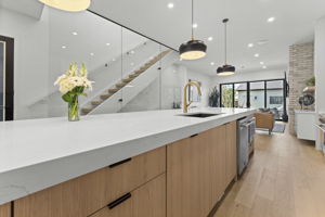 204 18a-QuikSell-10