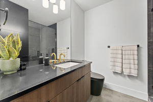 204 18a-QuikSell-39