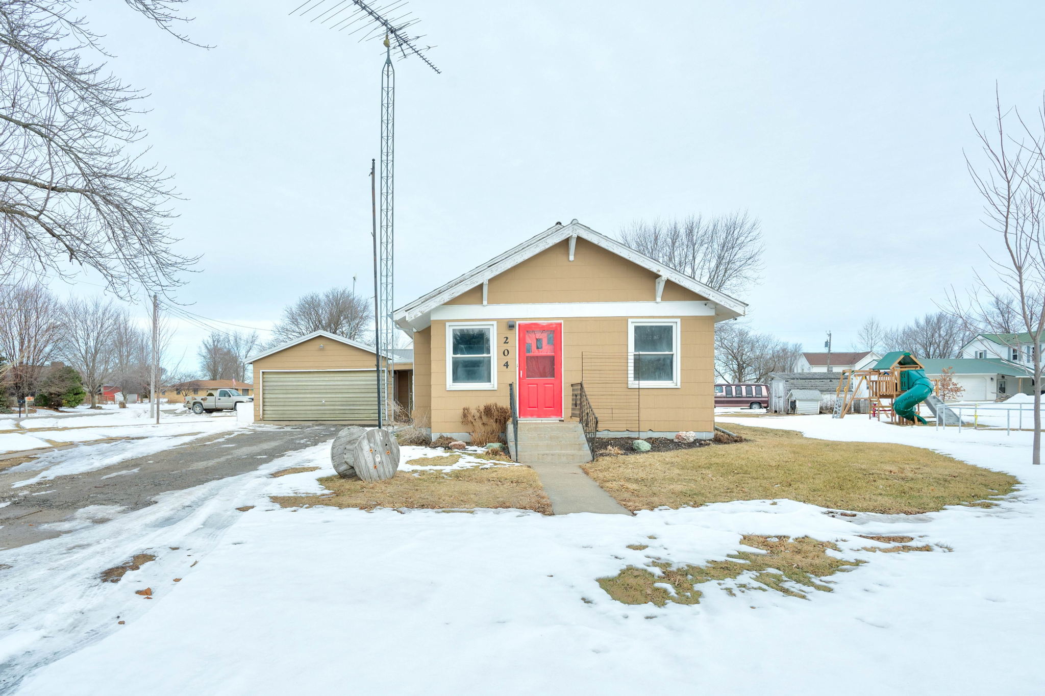 204 Baden St, Harper, IA 52231 Whisler Studios