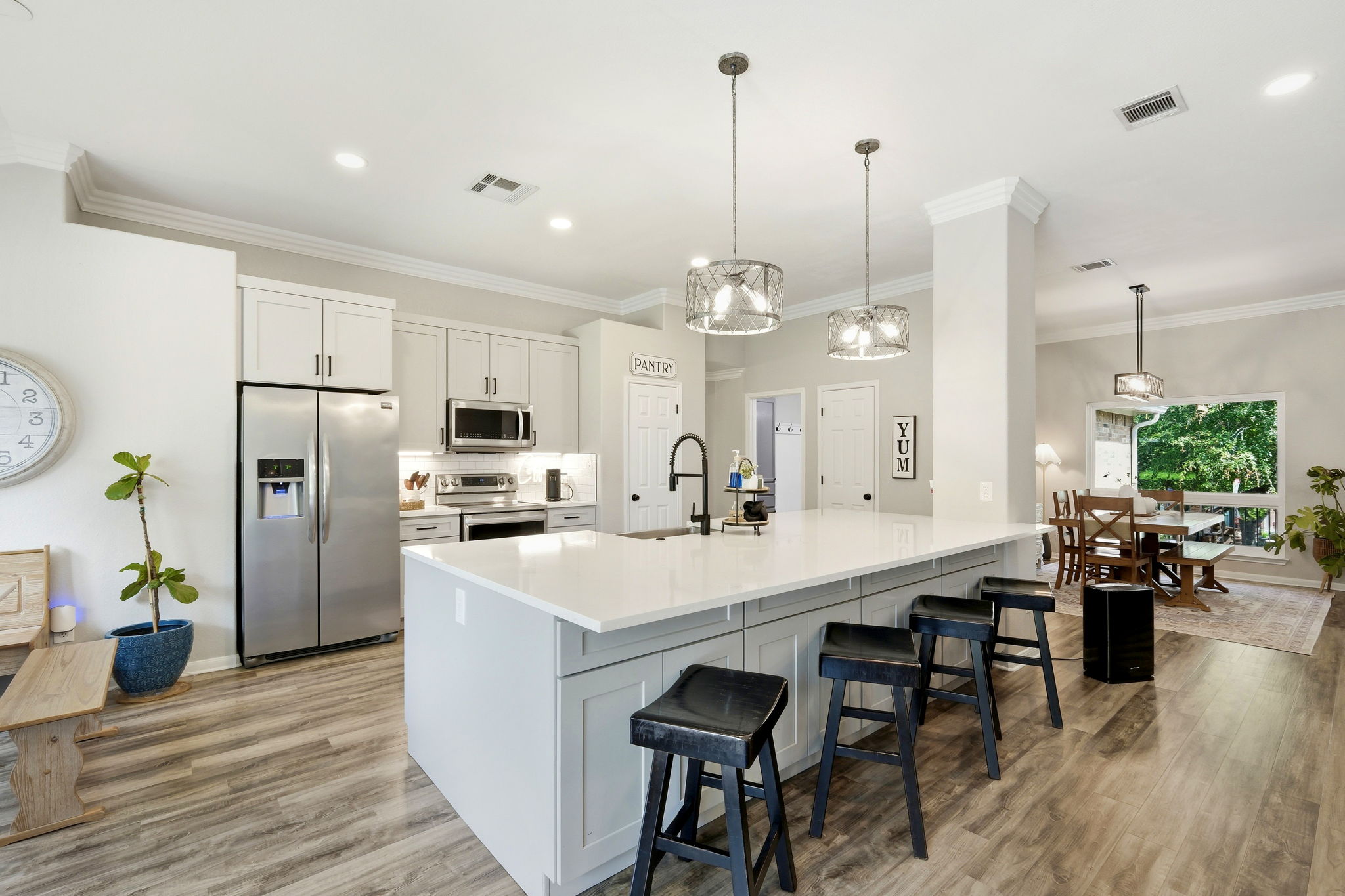 Kitchen/Breakfast Bar