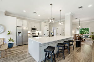 Kitchen/Breakfast Bar