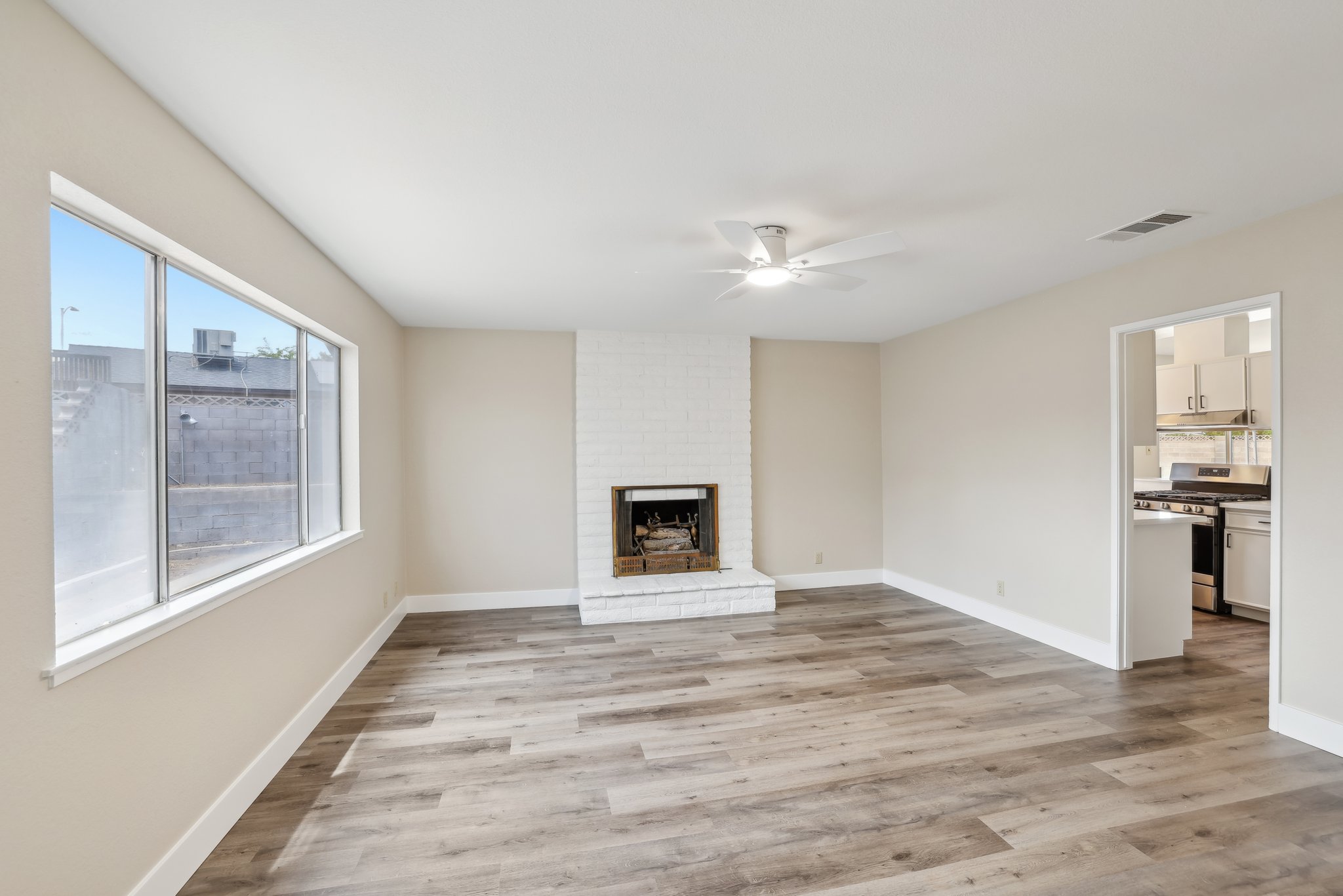 Breeze St-0405-005.jpg