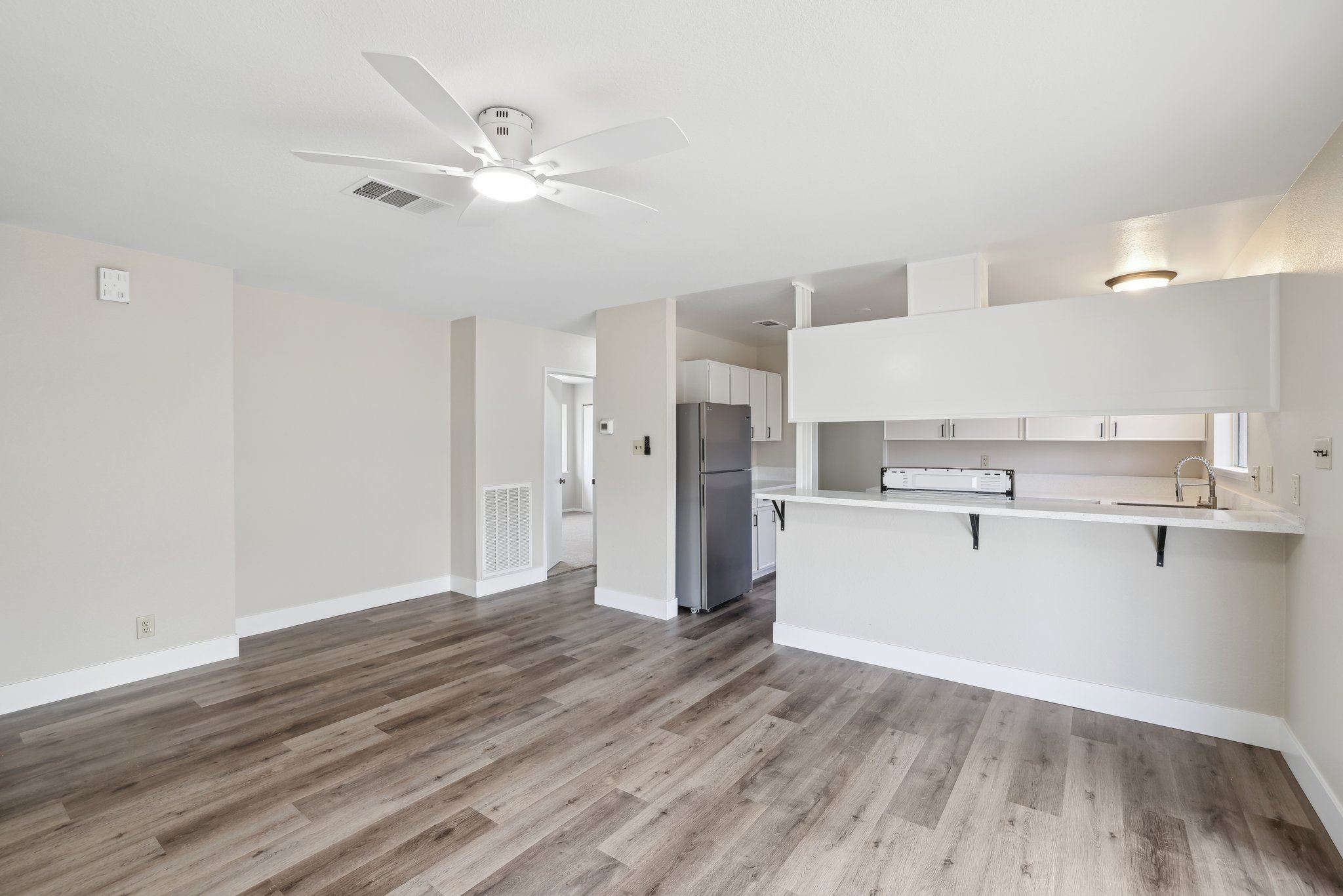Breeze St-0405-008.jpg