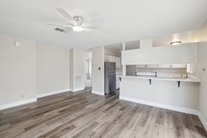 Breeze St-0405-008.jpg