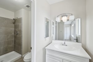 Breeze St-0405-014.jpg