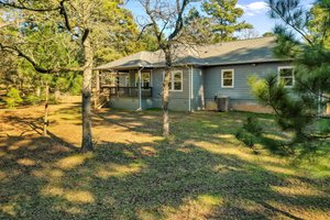 204 Campfire Way, Smithville, TX 78957, USA Photo 8