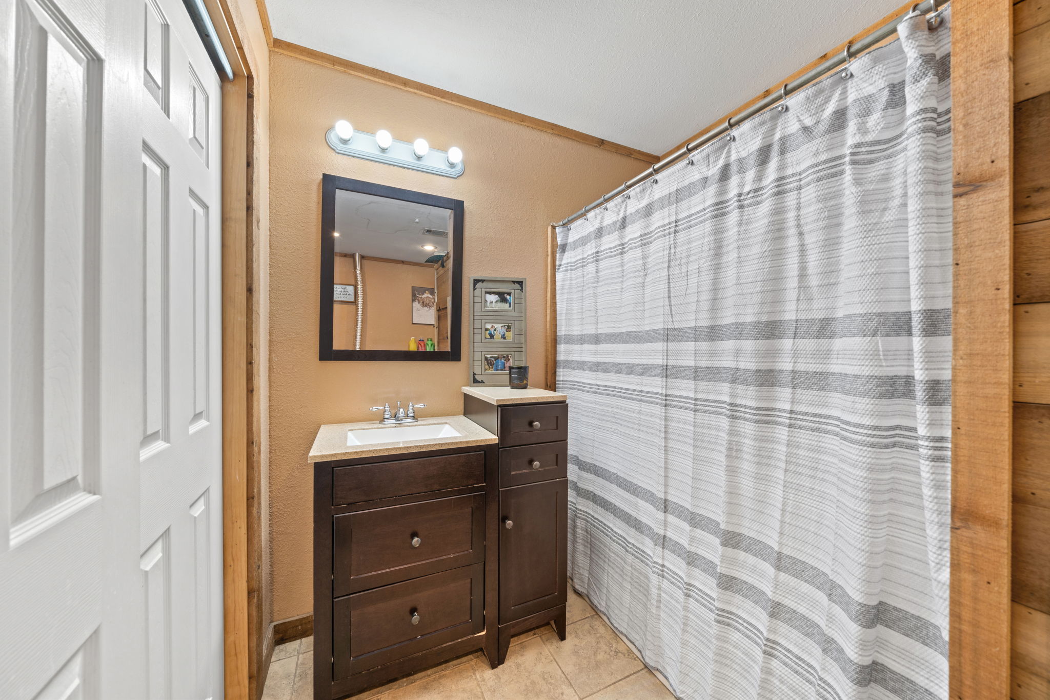  Photo 38