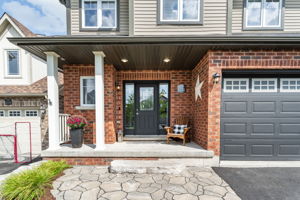 Front Porch/Entrance