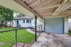 Carport/Garage