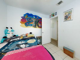  Photo 33