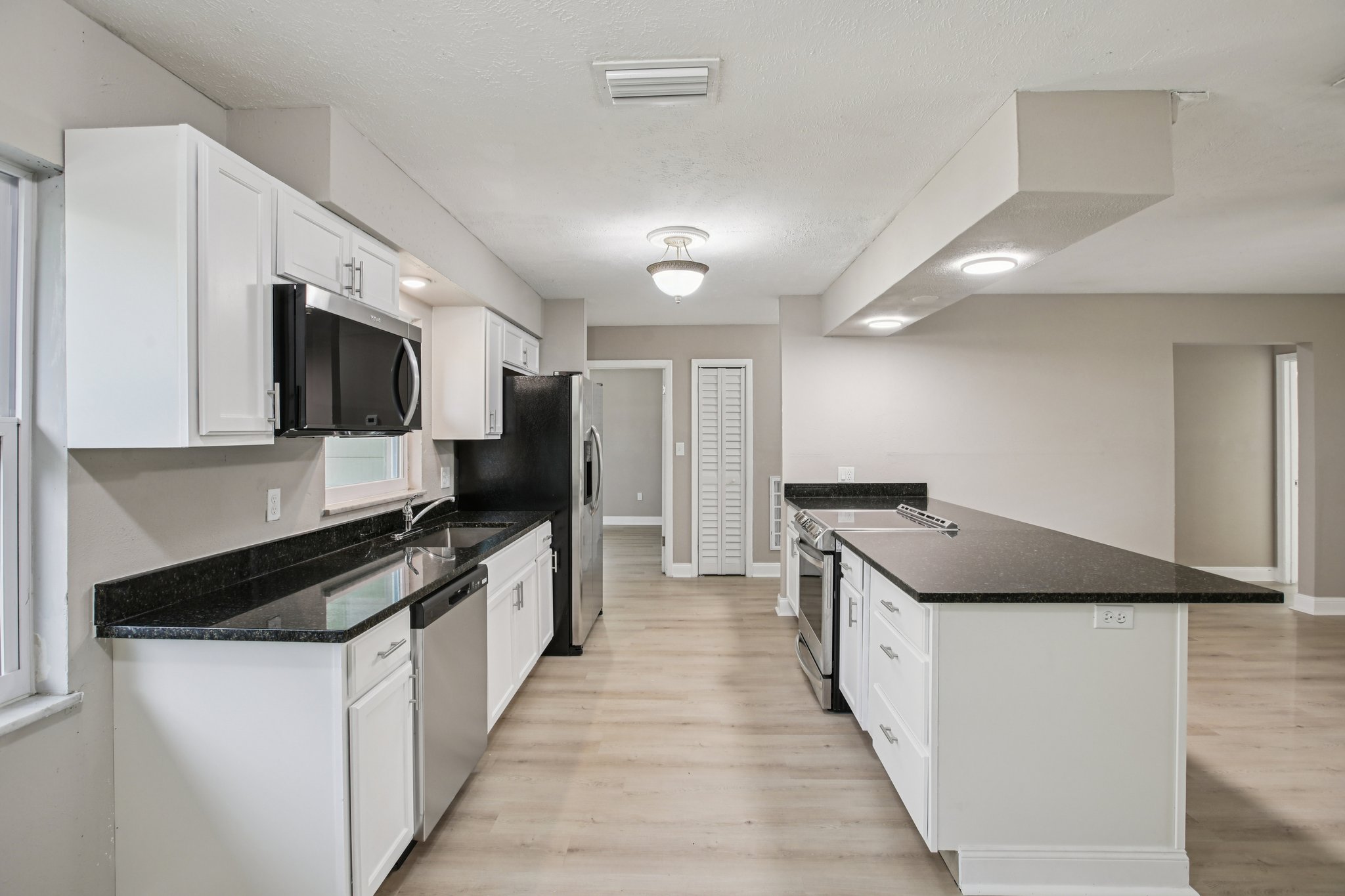 E Shell Point Rd-S2211-015.jpg