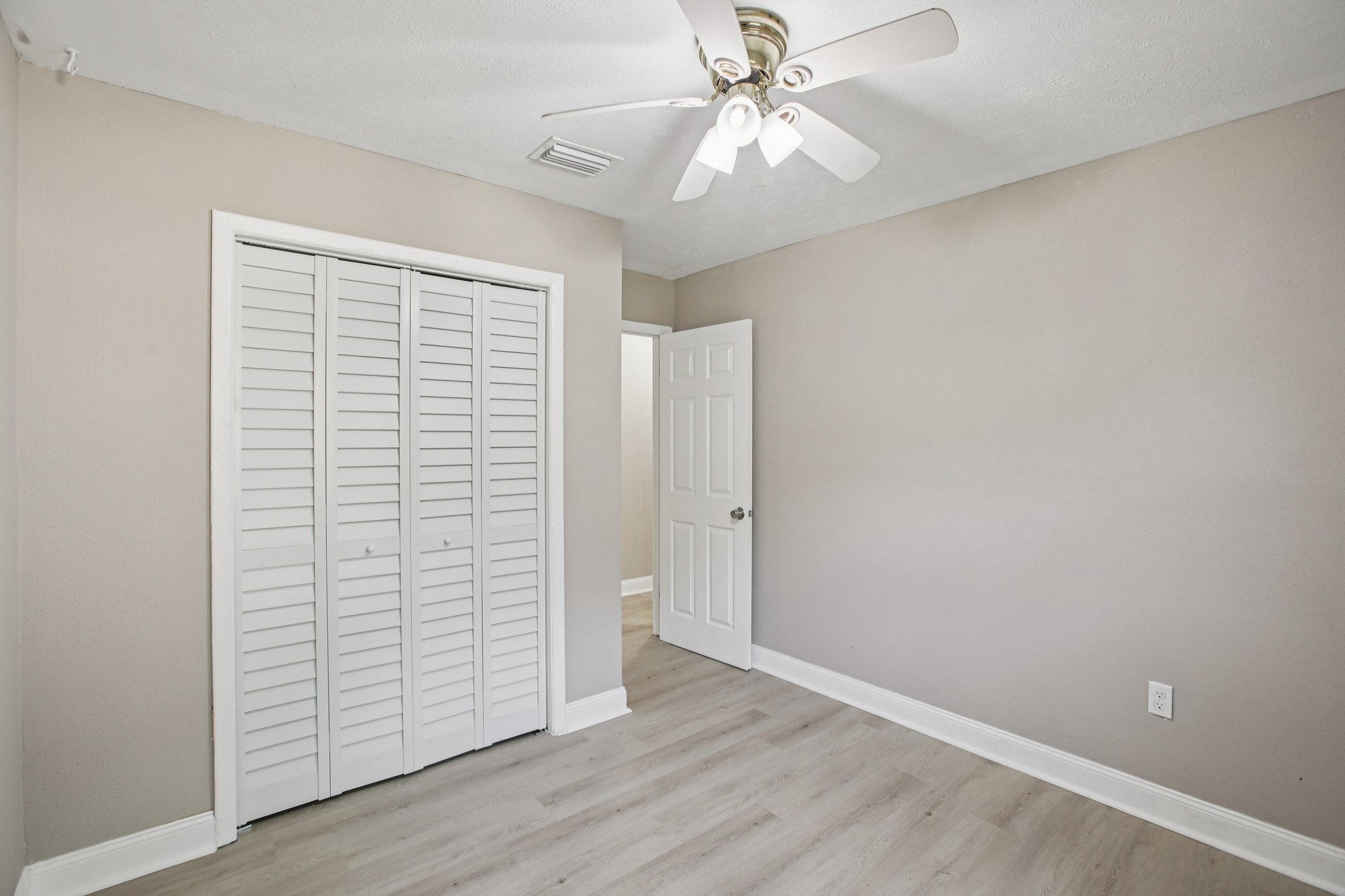 E Shell Point Rd-S2211-020.jpg