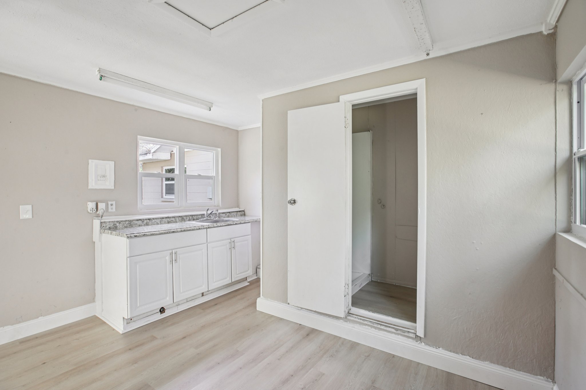 E Shell Point Rd-S2211-032.jpg