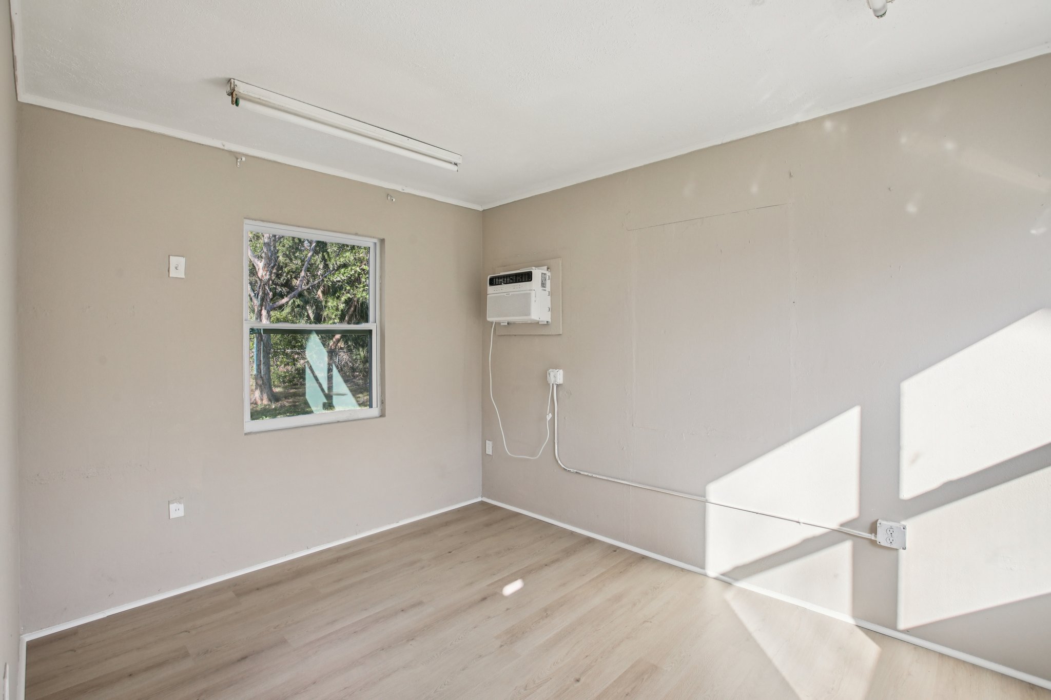 E Shell Point Rd-S2211-033.jpg