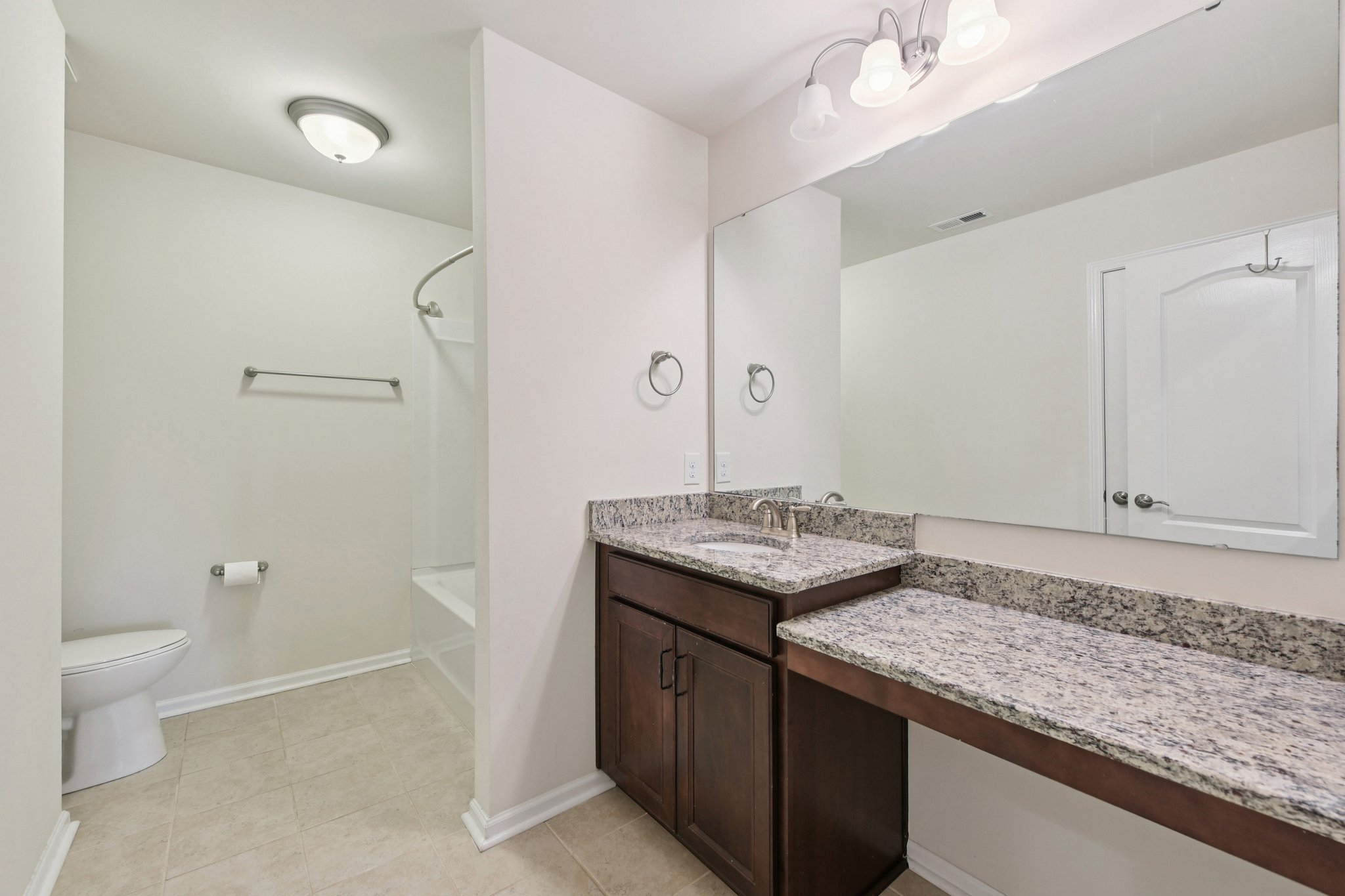 Hampton Trail Dr-S0103-030.jpg