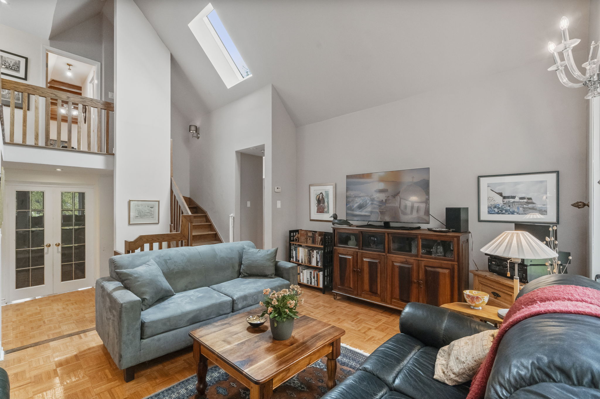 204 Holmes Ave Toronto, ON M2N 4N1