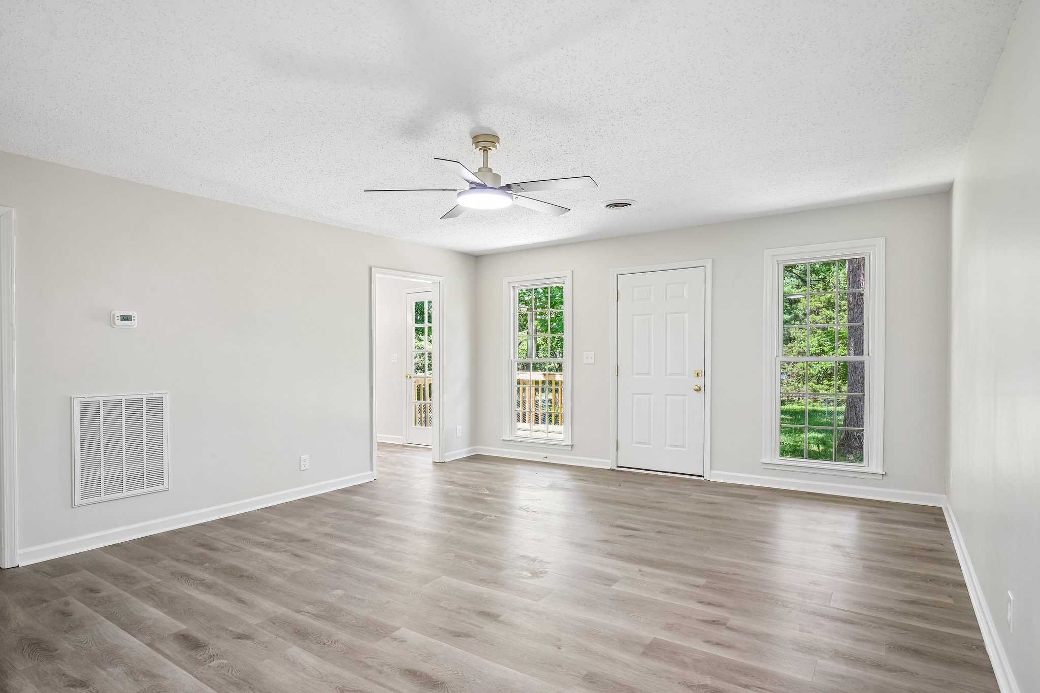 Link Rd-S1405-012.jpg