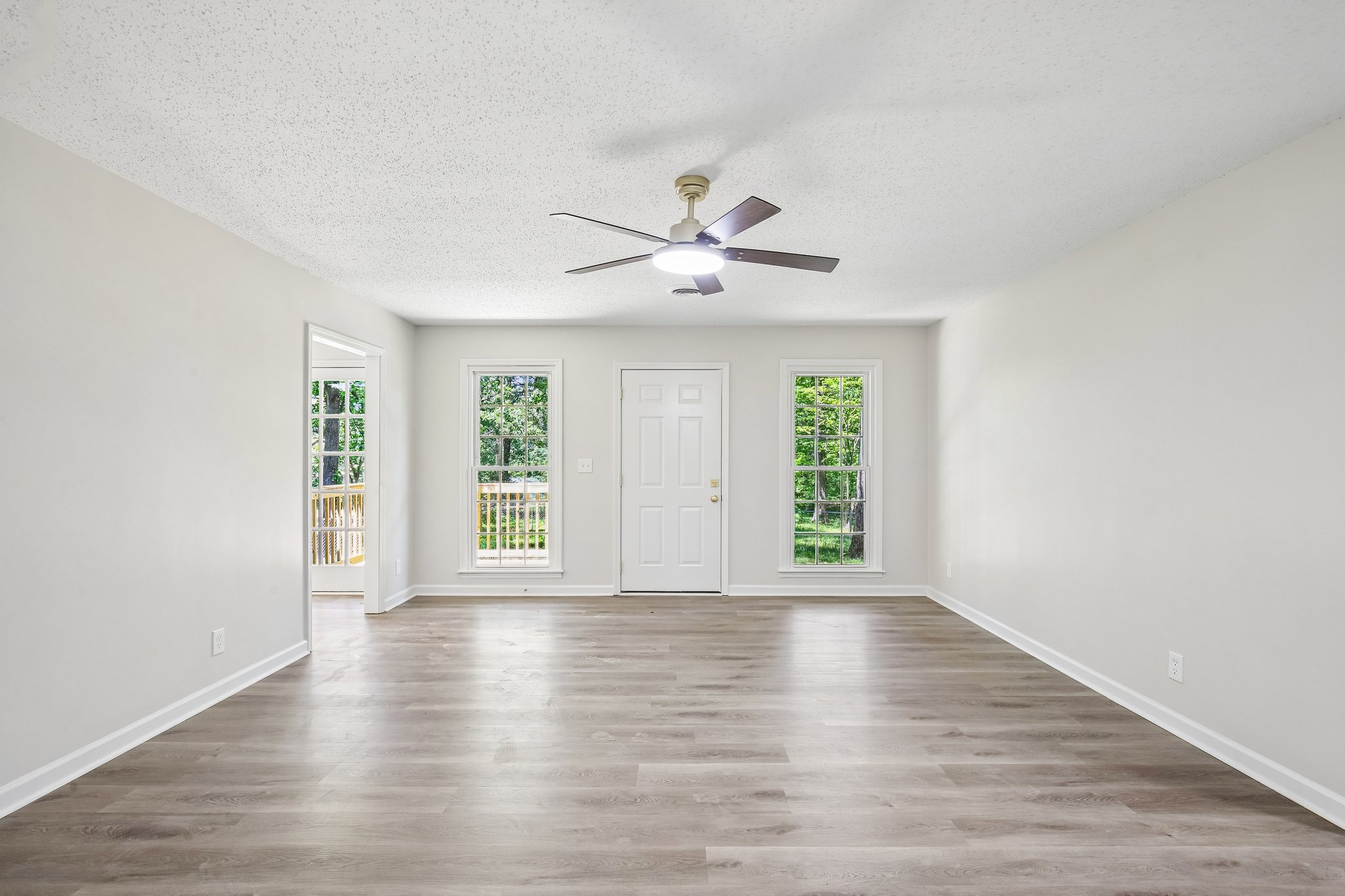 Link Rd-S1405-013.jpg