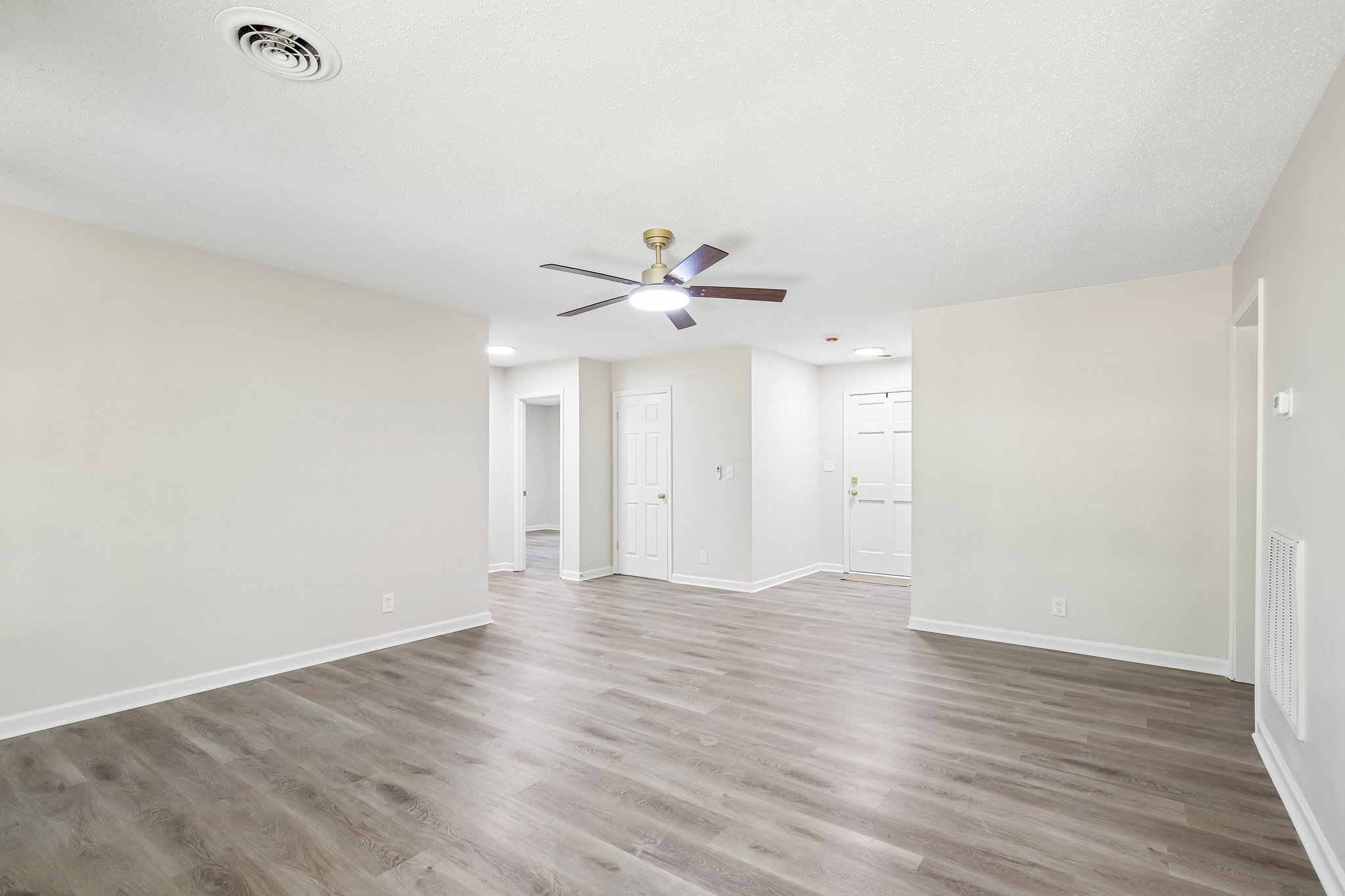 Link Rd-S1405-016.jpg