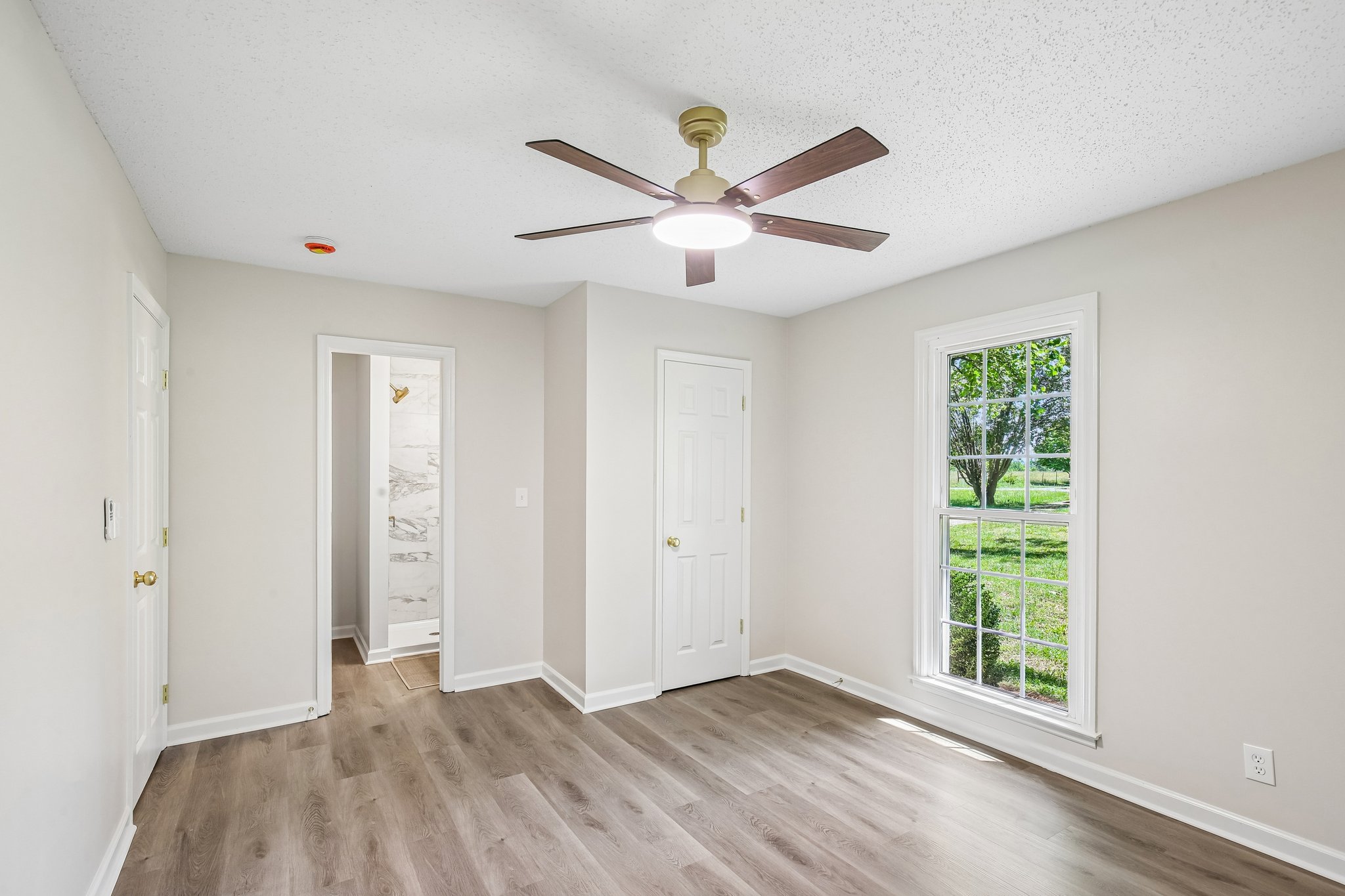Link Rd-S1405-028.jpg