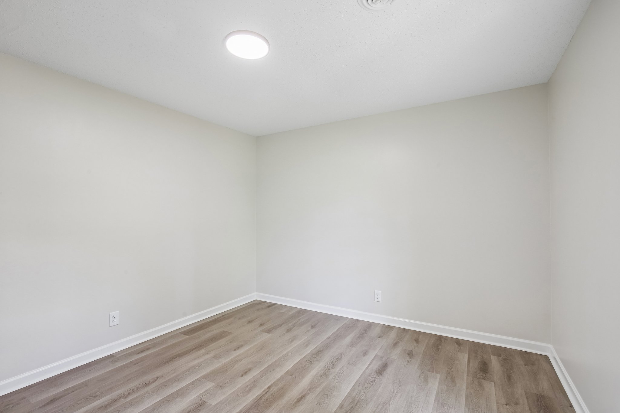 Link Rd-S1405-041.jpg