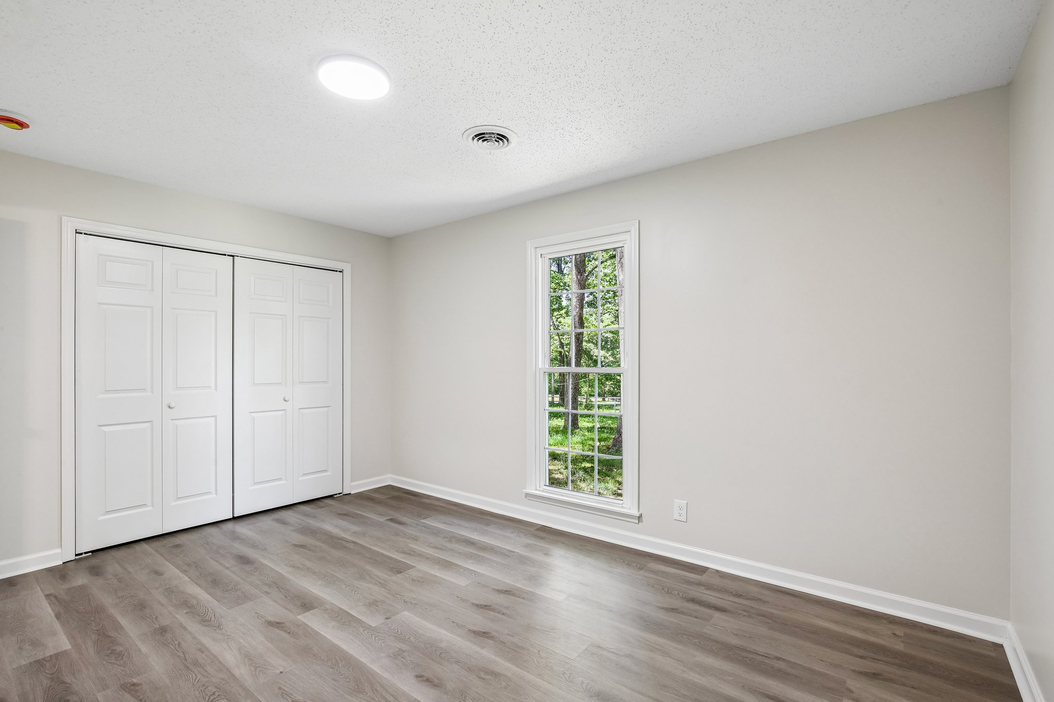 Link Rd-S1405-046.jpg