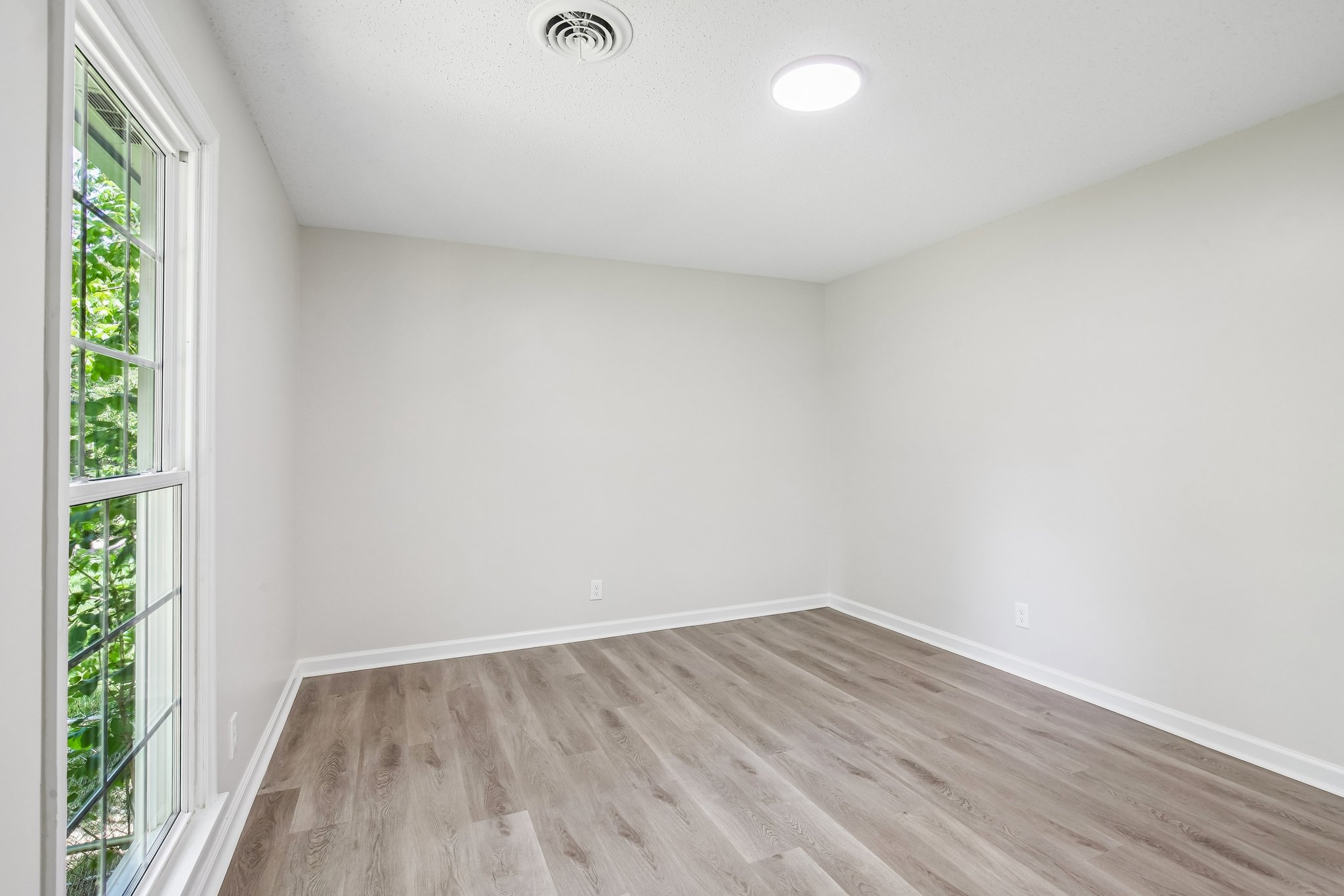 Link Rd-S1405-049.jpg