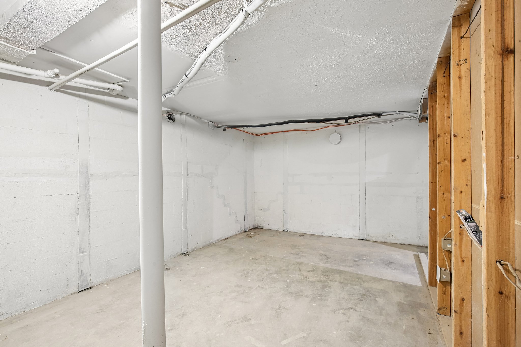 Link Rd-S1405-056.jpg