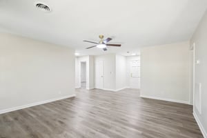 Link Rd-S1405-016.jpg