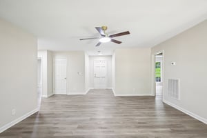 Link Rd-S1405-017.jpg