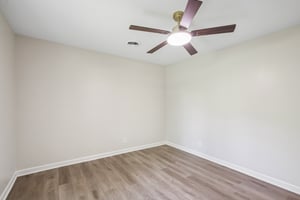 Link Rd-S1405-032.jpg