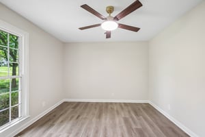 Link Rd-S1405-033.jpg