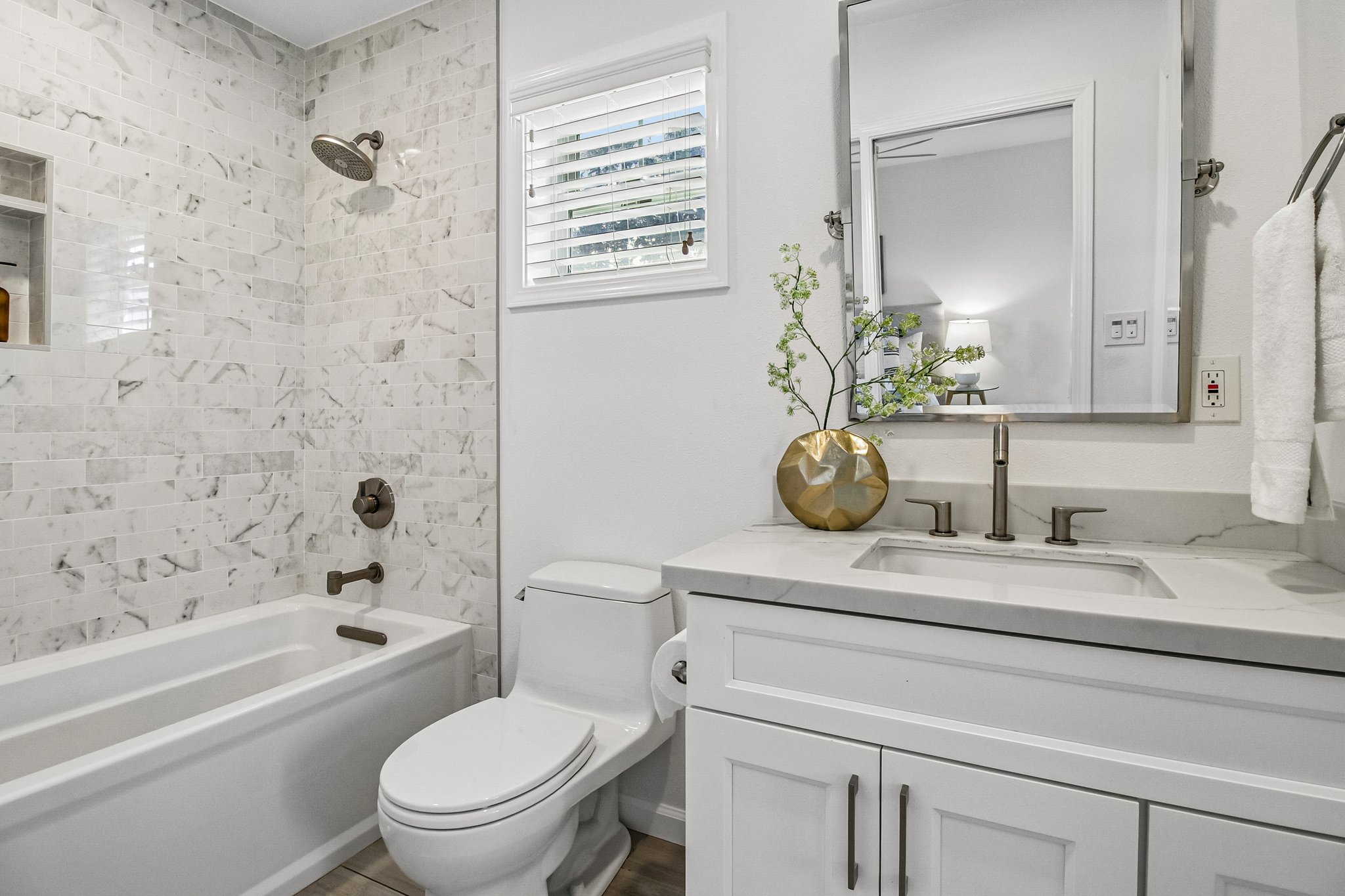 204 N 3rd St-S0610-037.jpg