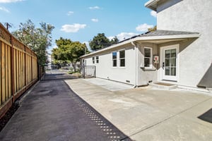 204 N 3rd St-S0610-053.jpg
