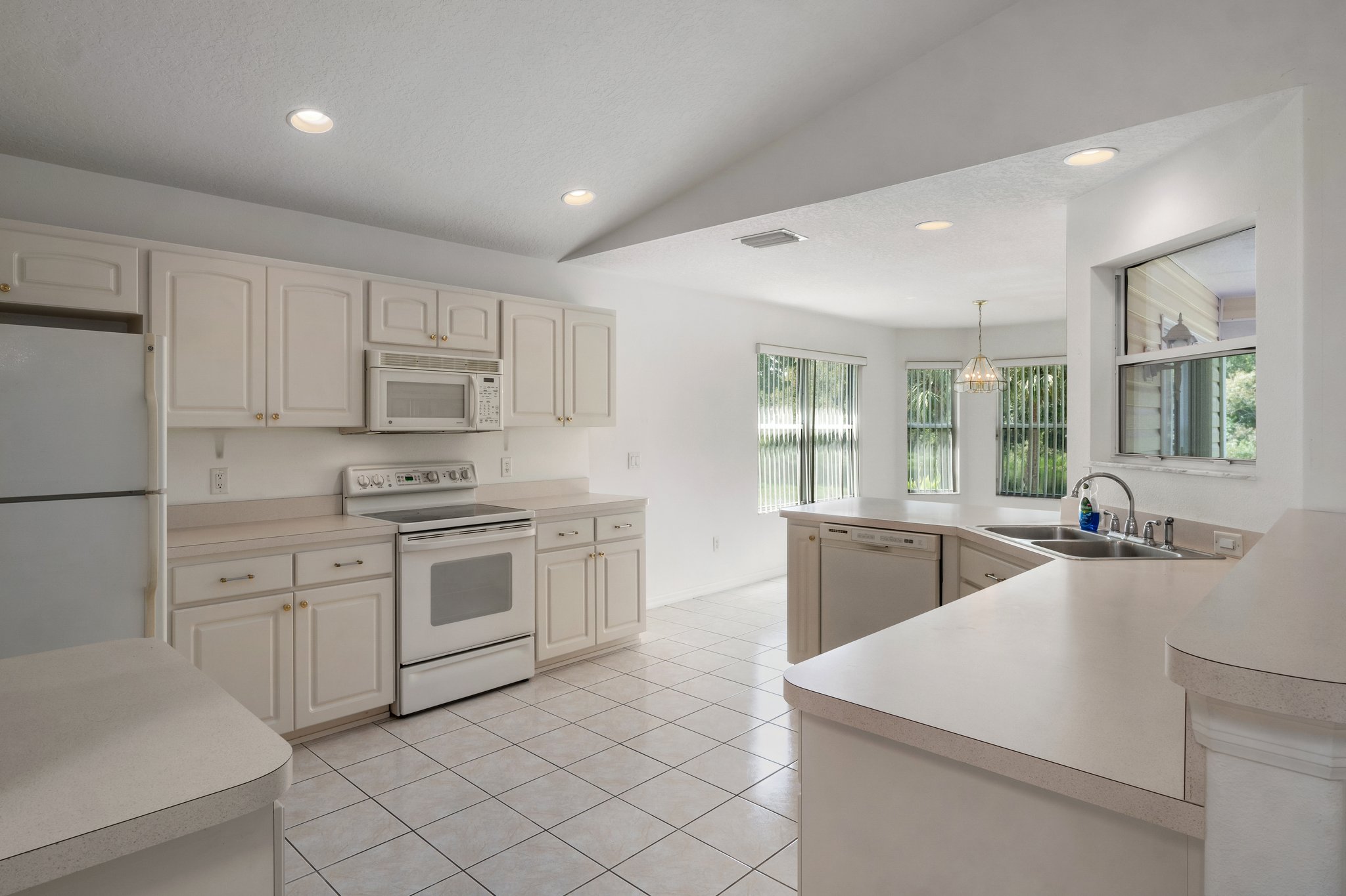 N Golf Harbor Path, Florida 34450, USA Photo 12