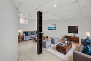 DSC01391 virtually staged.jpeg