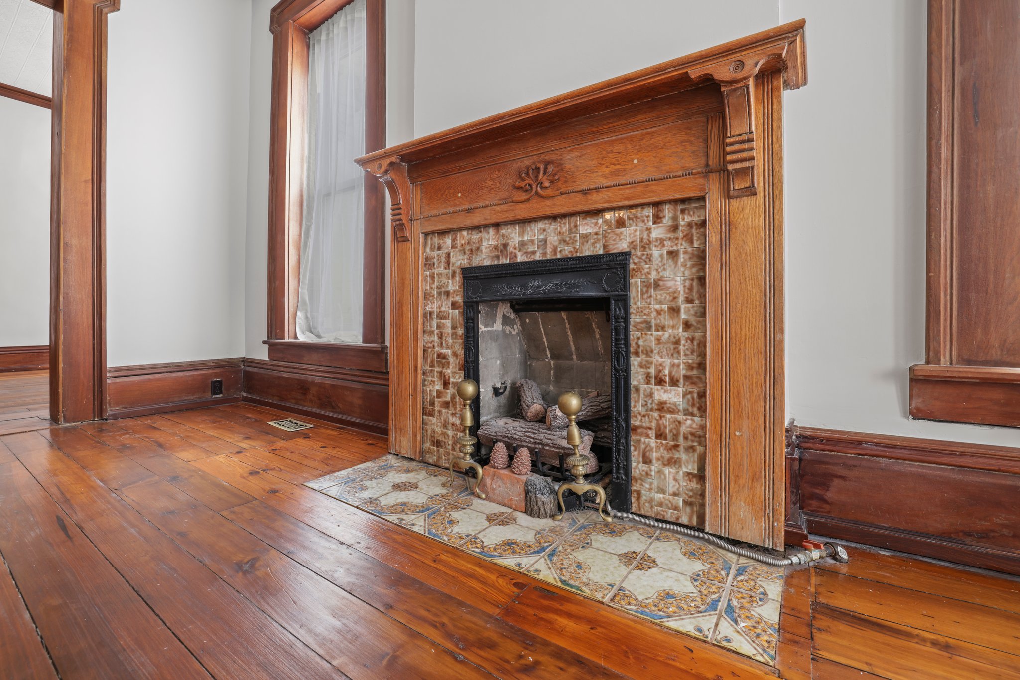 204 S Columbus St, Somerset, OH 43783 Fairytale Films