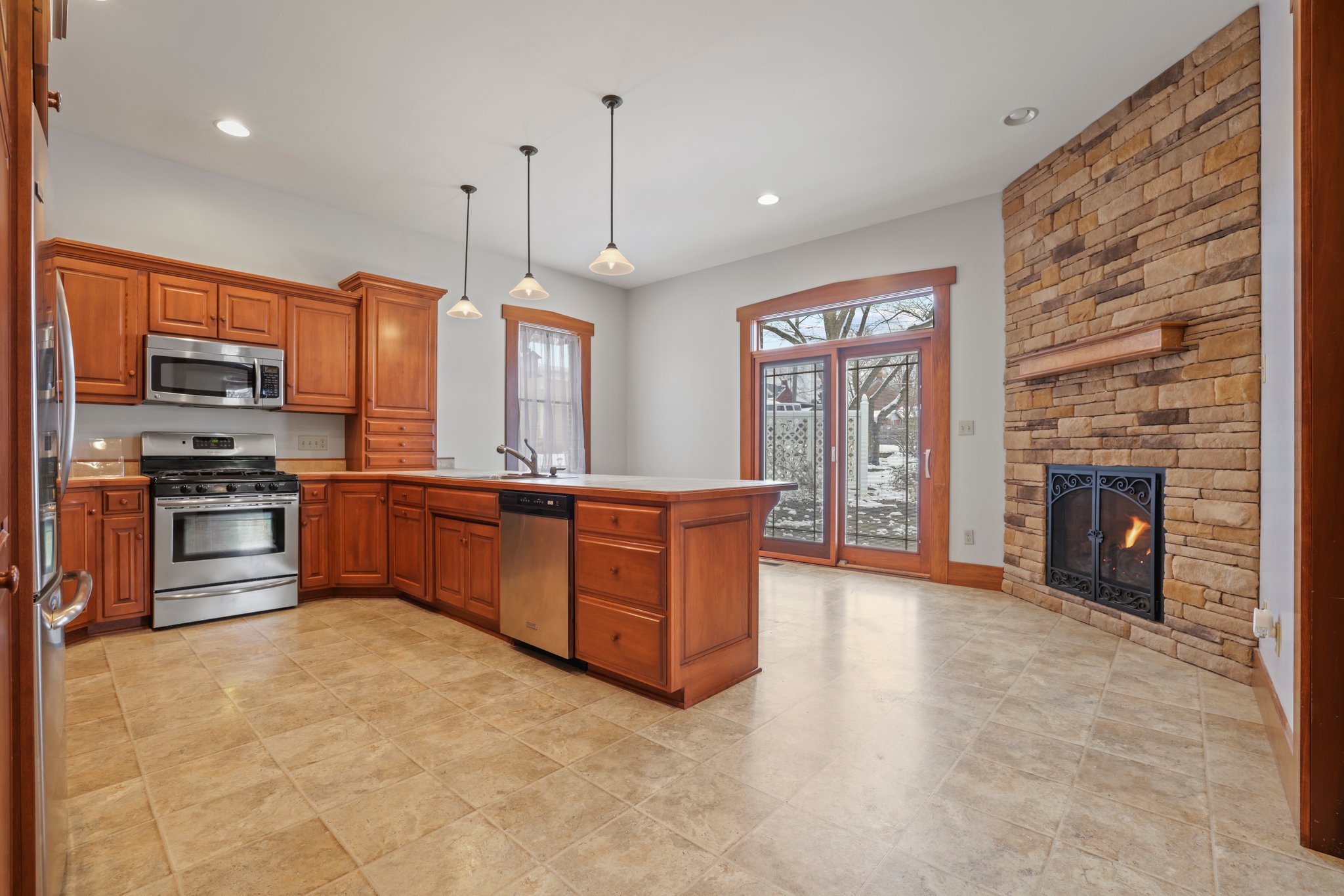 204 S Columbus St, Somerset, OH 43783 Fairytale Films