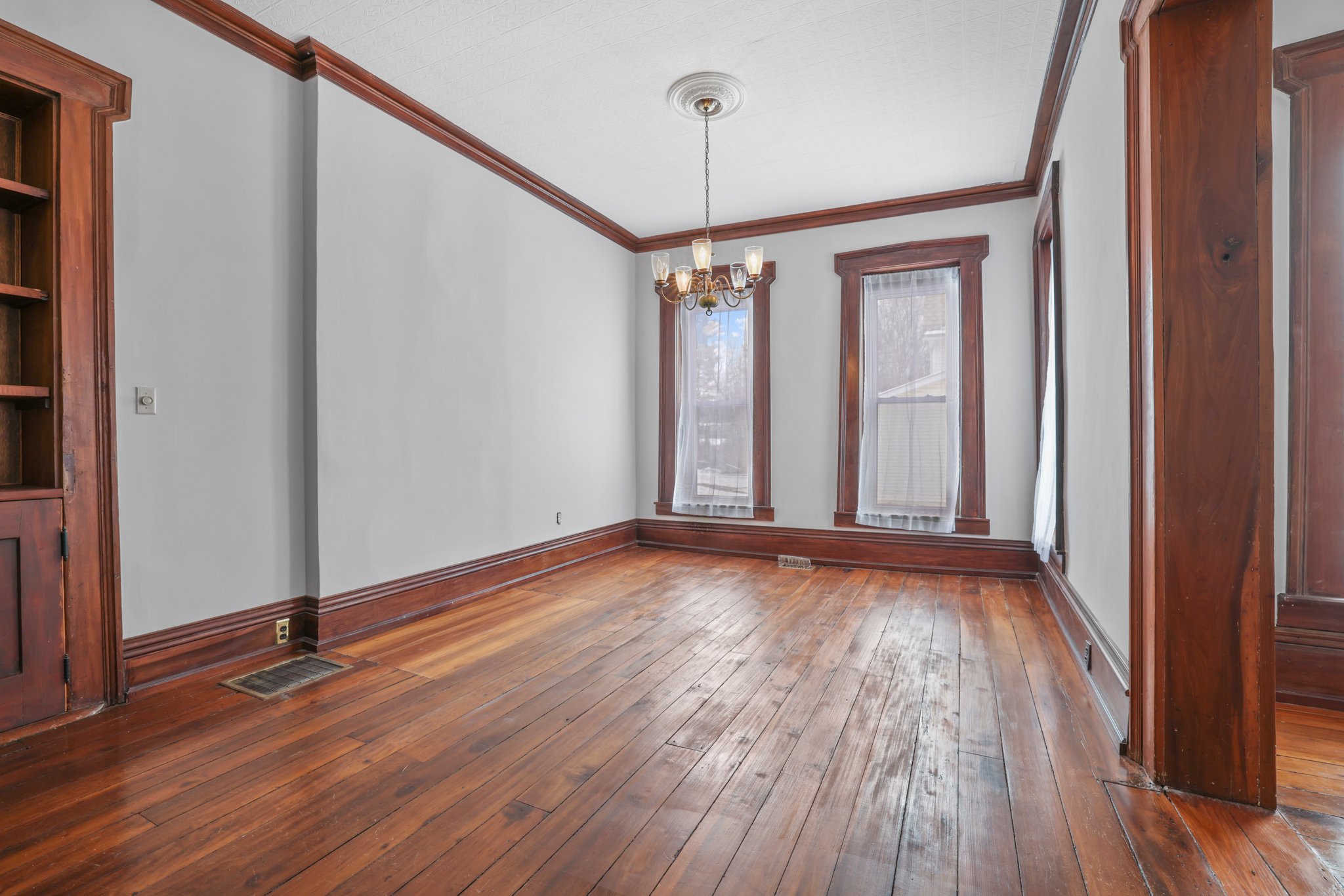 204 S Columbus St, Somerset, OH 43783 Fairytale Films