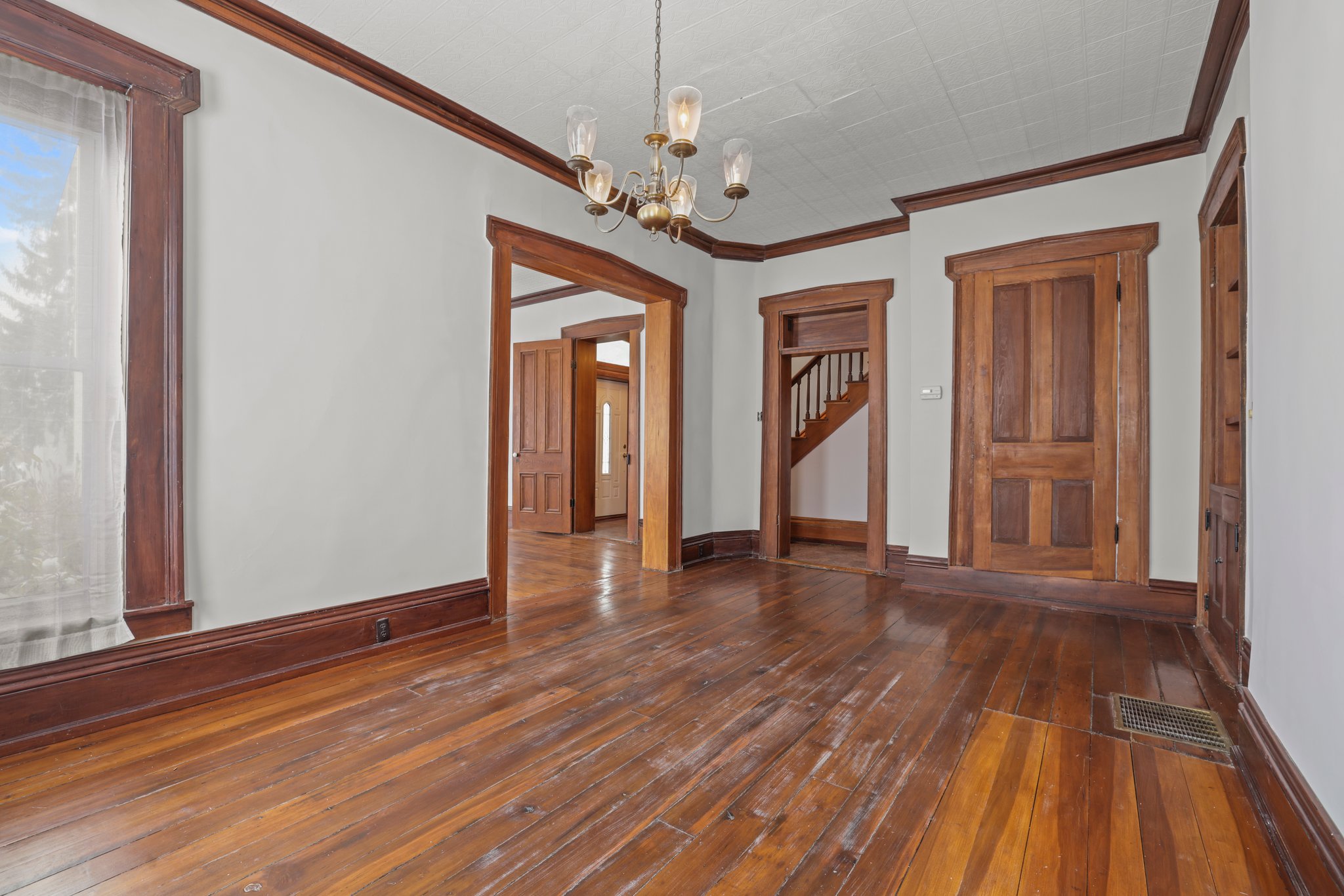 204 S Columbus St, Somerset, OH 43783 Fairytale Films