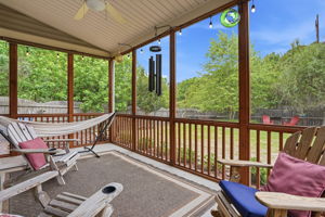 Screened-in Porch